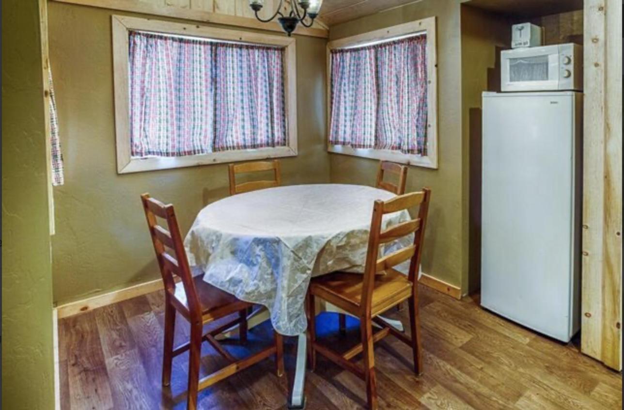 Crestline Sleepy Hollow Cabins And Hotel מראה חיצוני תמונה