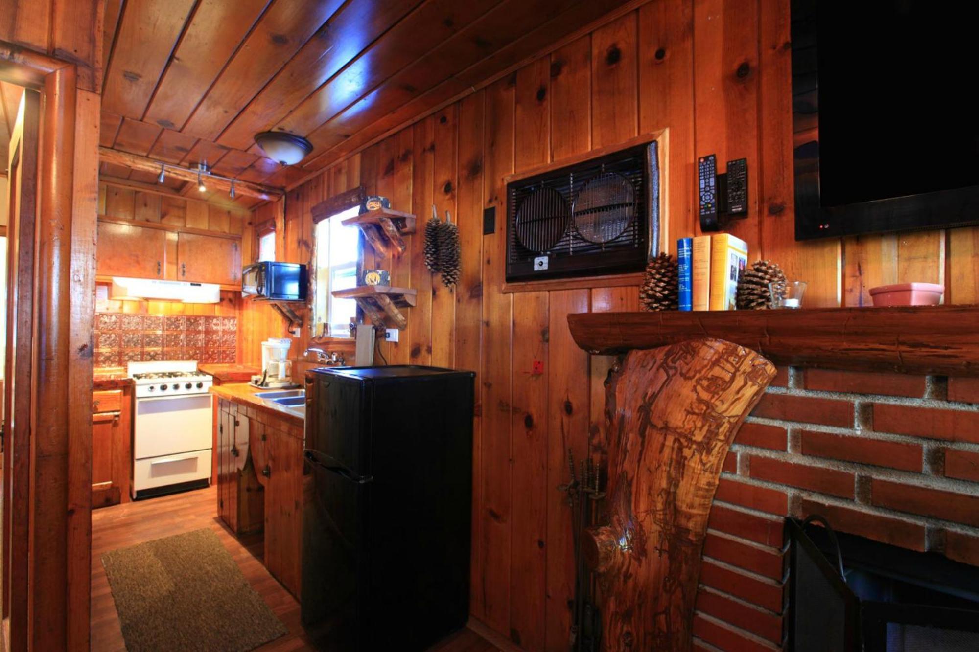 Crestline Sleepy Hollow Cabins And Hotel מראה חיצוני תמונה