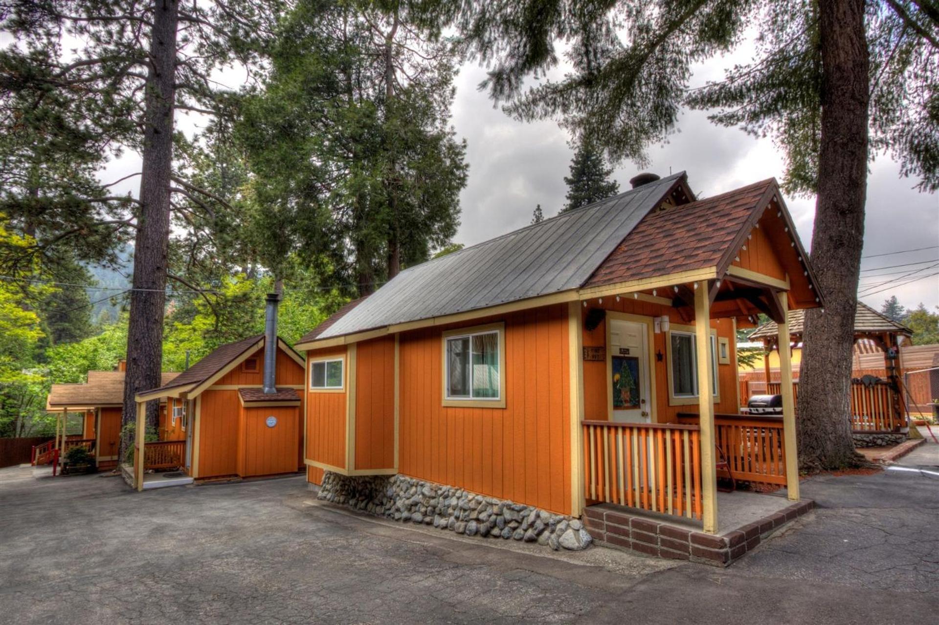 Crestline Sleepy Hollow Cabins And Hotel מראה חיצוני תמונה