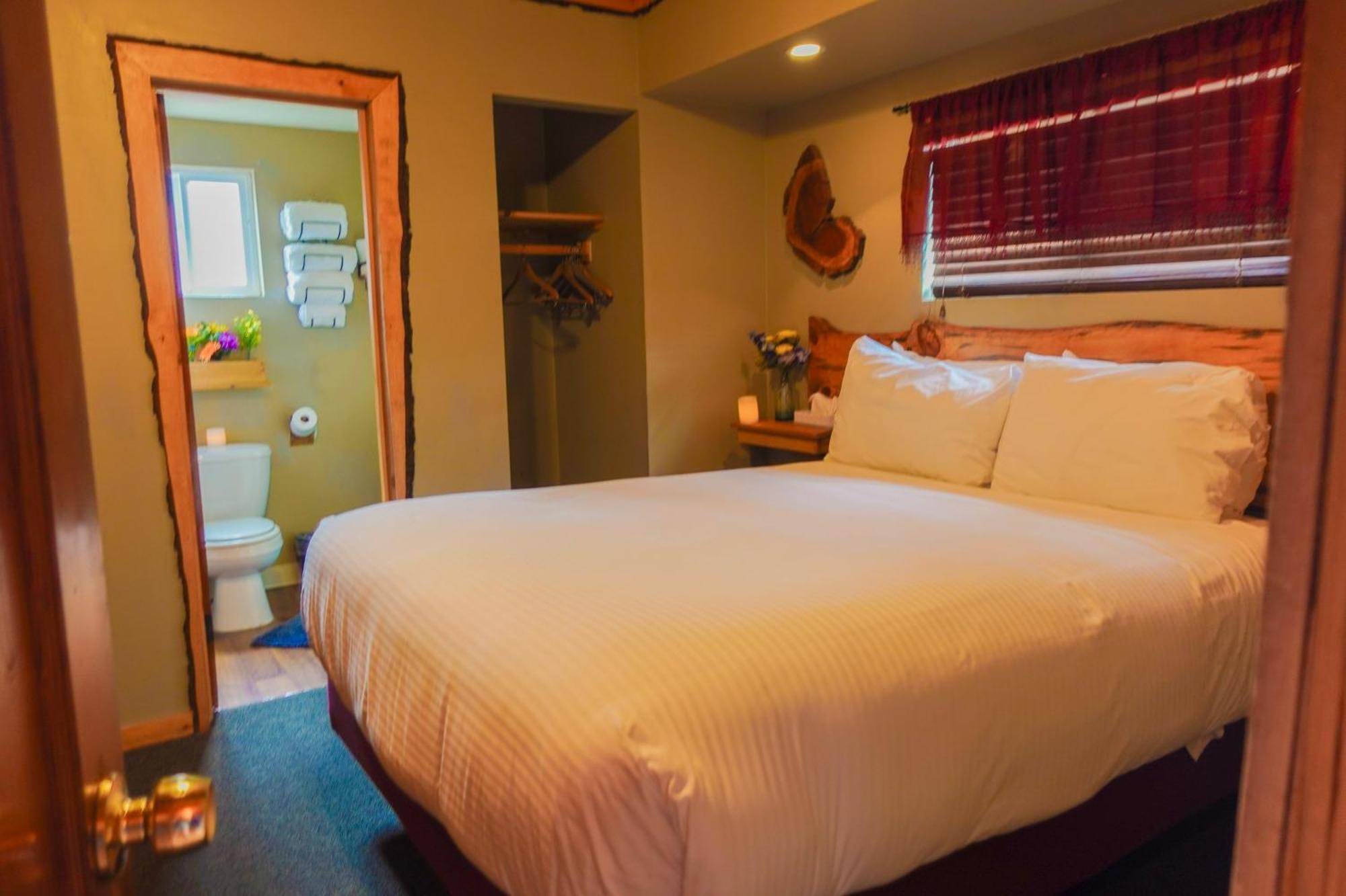 Crestline Sleepy Hollow Cabins And Hotel מראה חיצוני תמונה