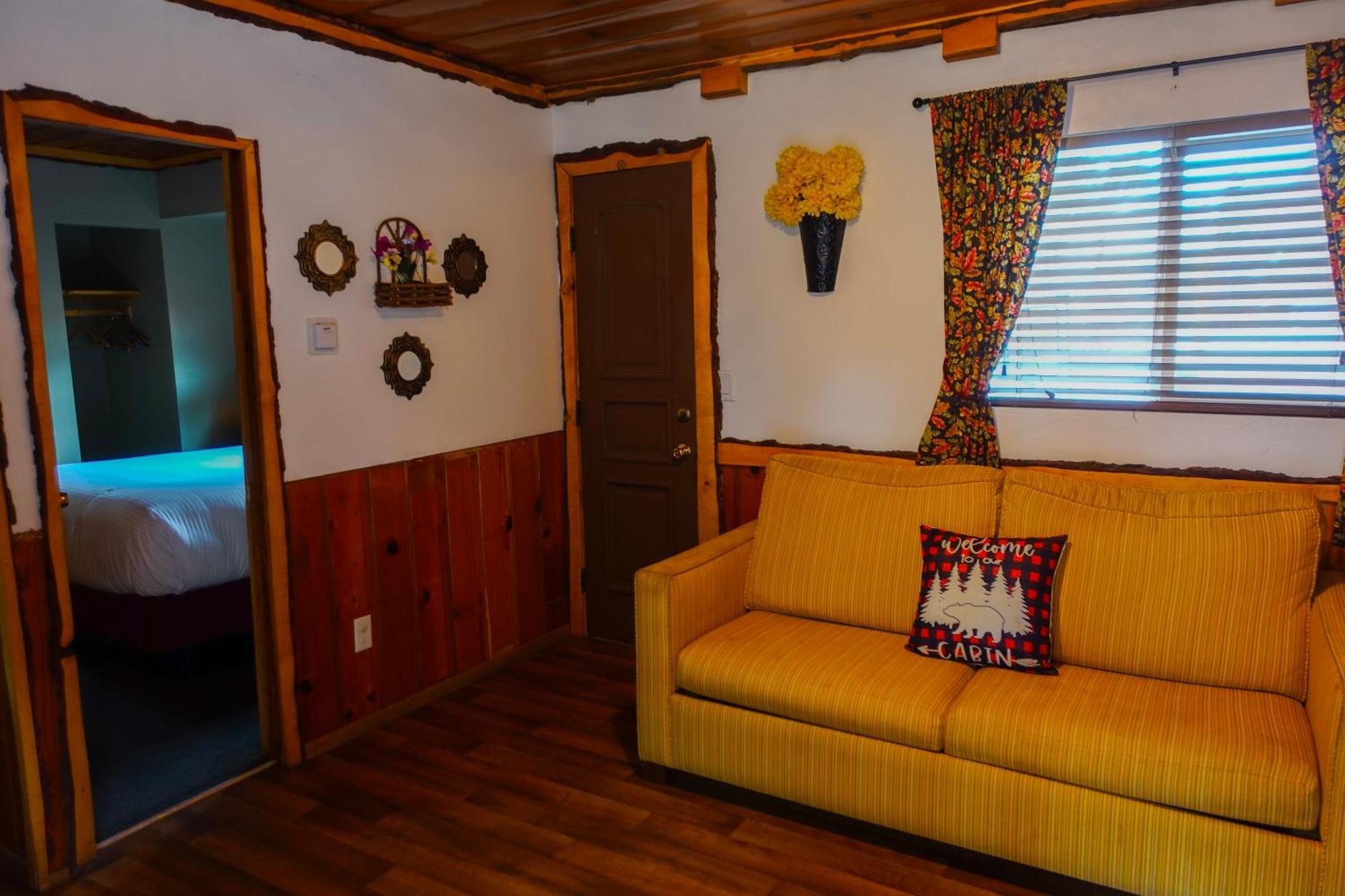 Crestline Sleepy Hollow Cabins And Hotel מראה חיצוני תמונה