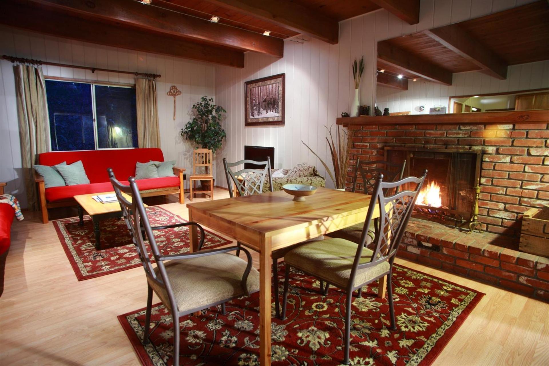 Crestline Sleepy Hollow Cabins And Hotel מראה חיצוני תמונה