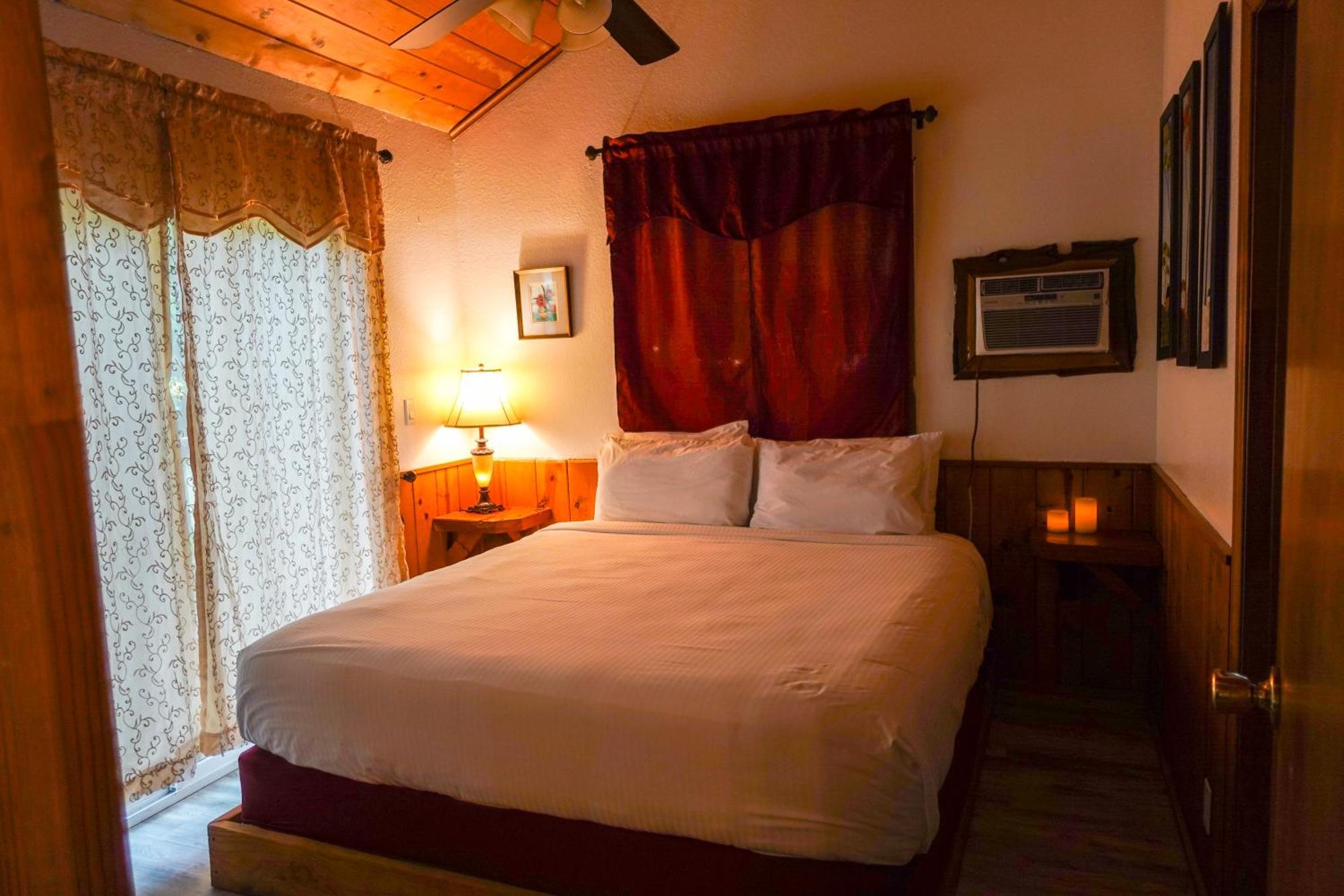 Crestline Sleepy Hollow Cabins And Hotel מראה חיצוני תמונה