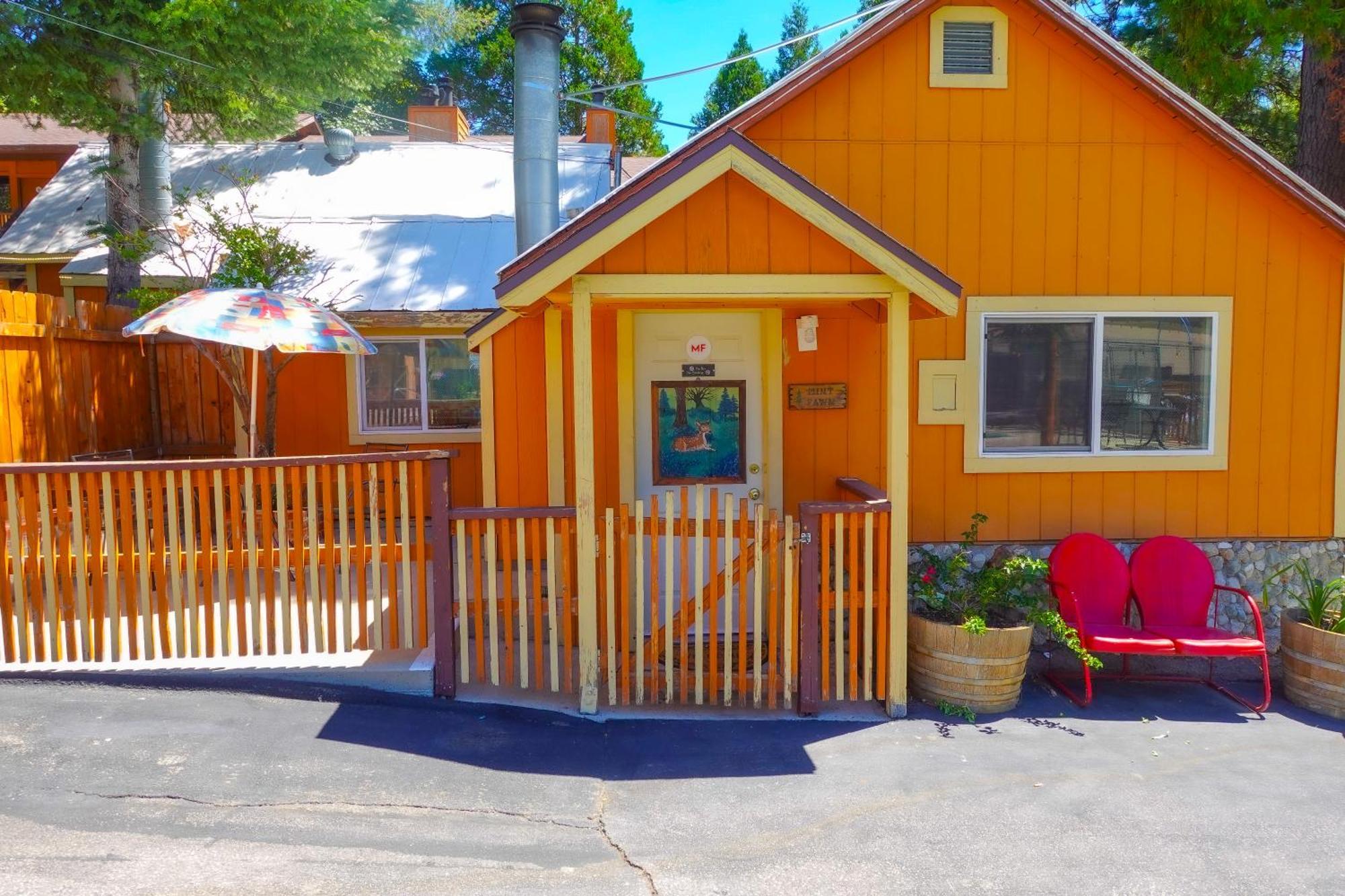 Crestline Sleepy Hollow Cabins And Hotel מראה חיצוני תמונה
