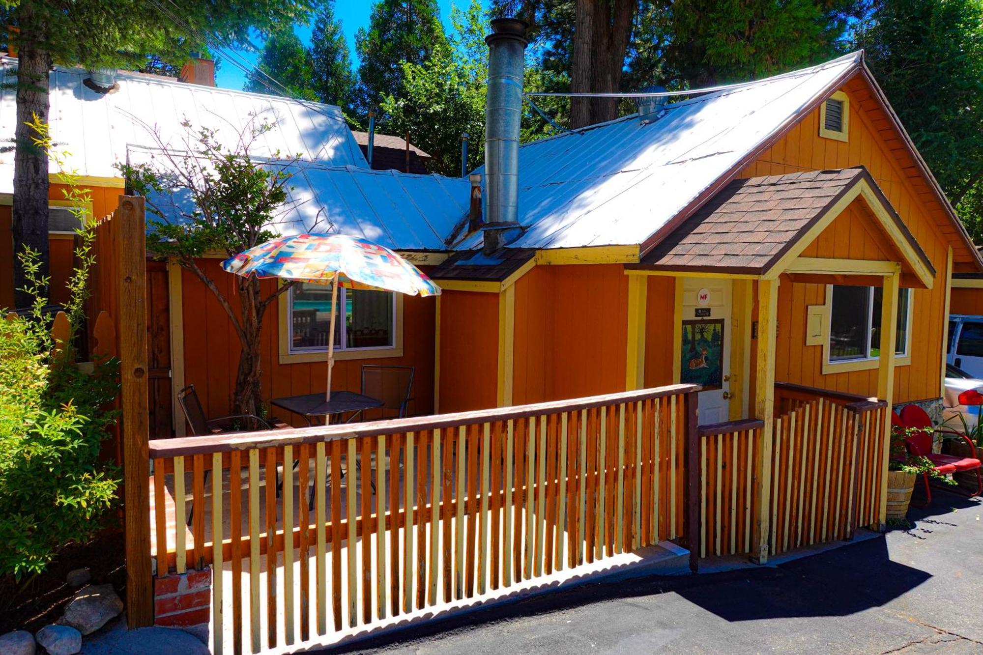 Crestline Sleepy Hollow Cabins And Hotel מראה חיצוני תמונה
