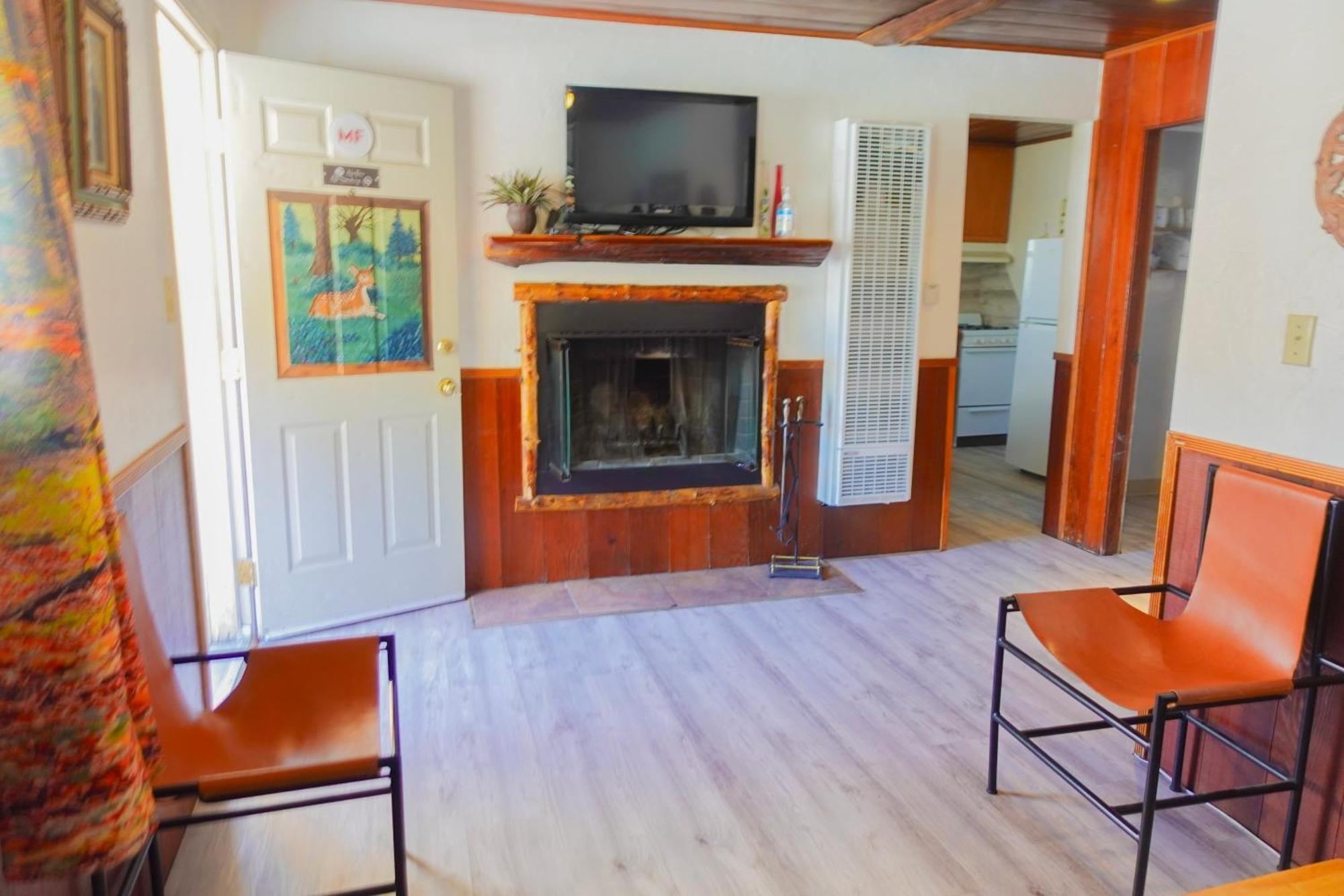 Crestline Sleepy Hollow Cabins And Hotel מראה חיצוני תמונה