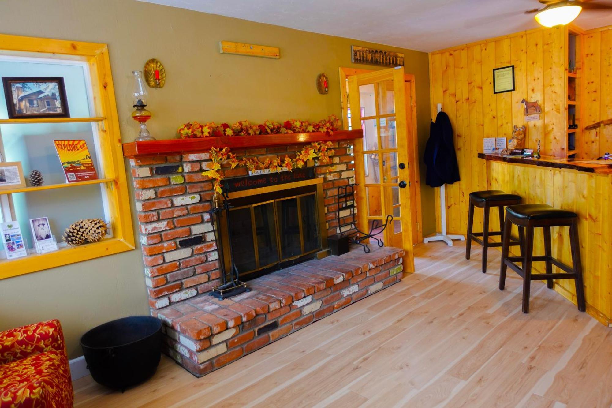 Crestline Sleepy Hollow Cabins And Hotel מראה חיצוני תמונה