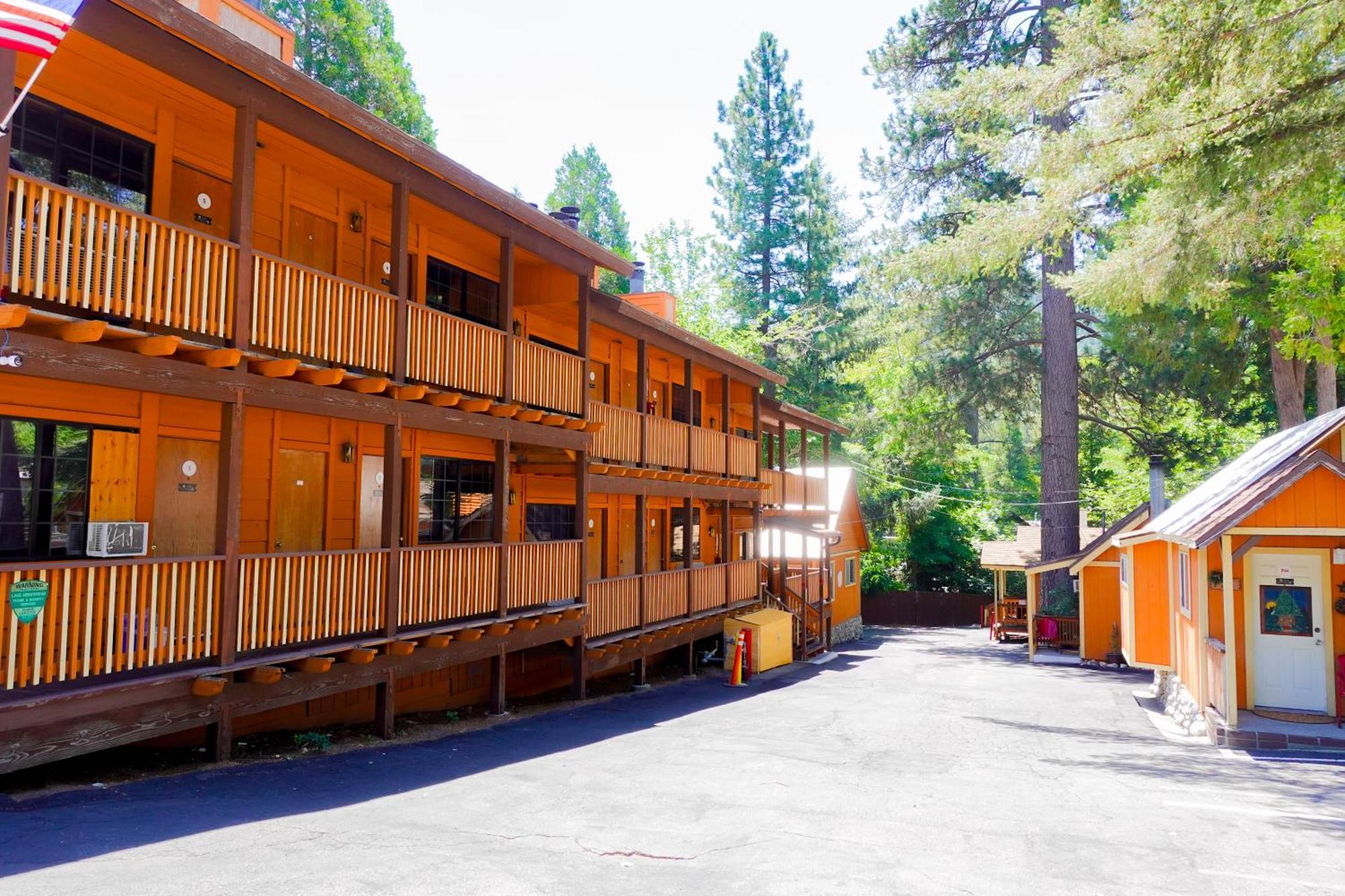 Crestline Sleepy Hollow Cabins And Hotel מראה חיצוני תמונה